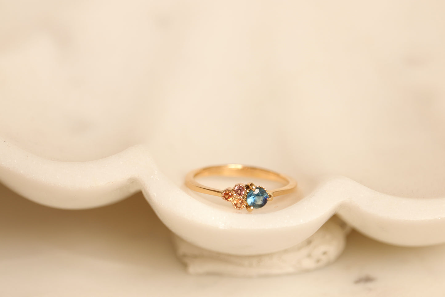 Bague saphir bleu 0,30 CT.