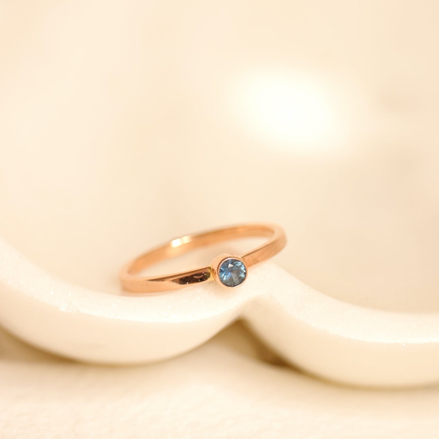 Bague saphir bleu bleuet.