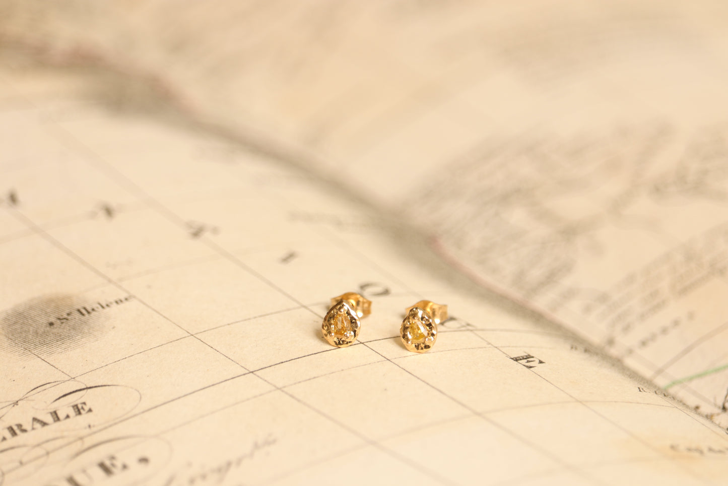 Boucles d’oreilles diamants jaune et or 750