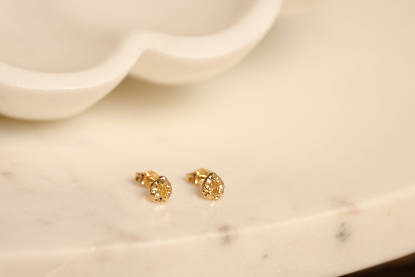 Boucles d’oreilles diamants jaune et or 750