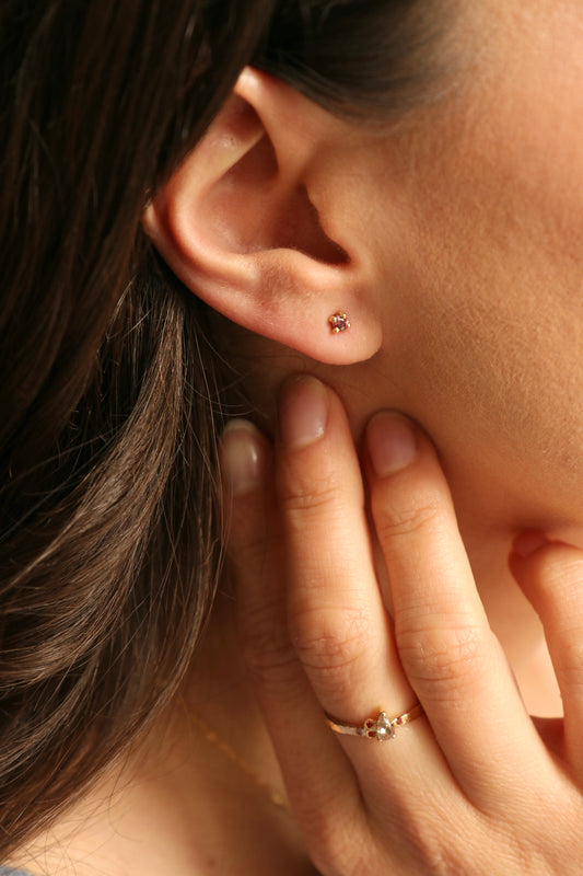 Boucles d’oreilles saphirs rose violacé et or 750