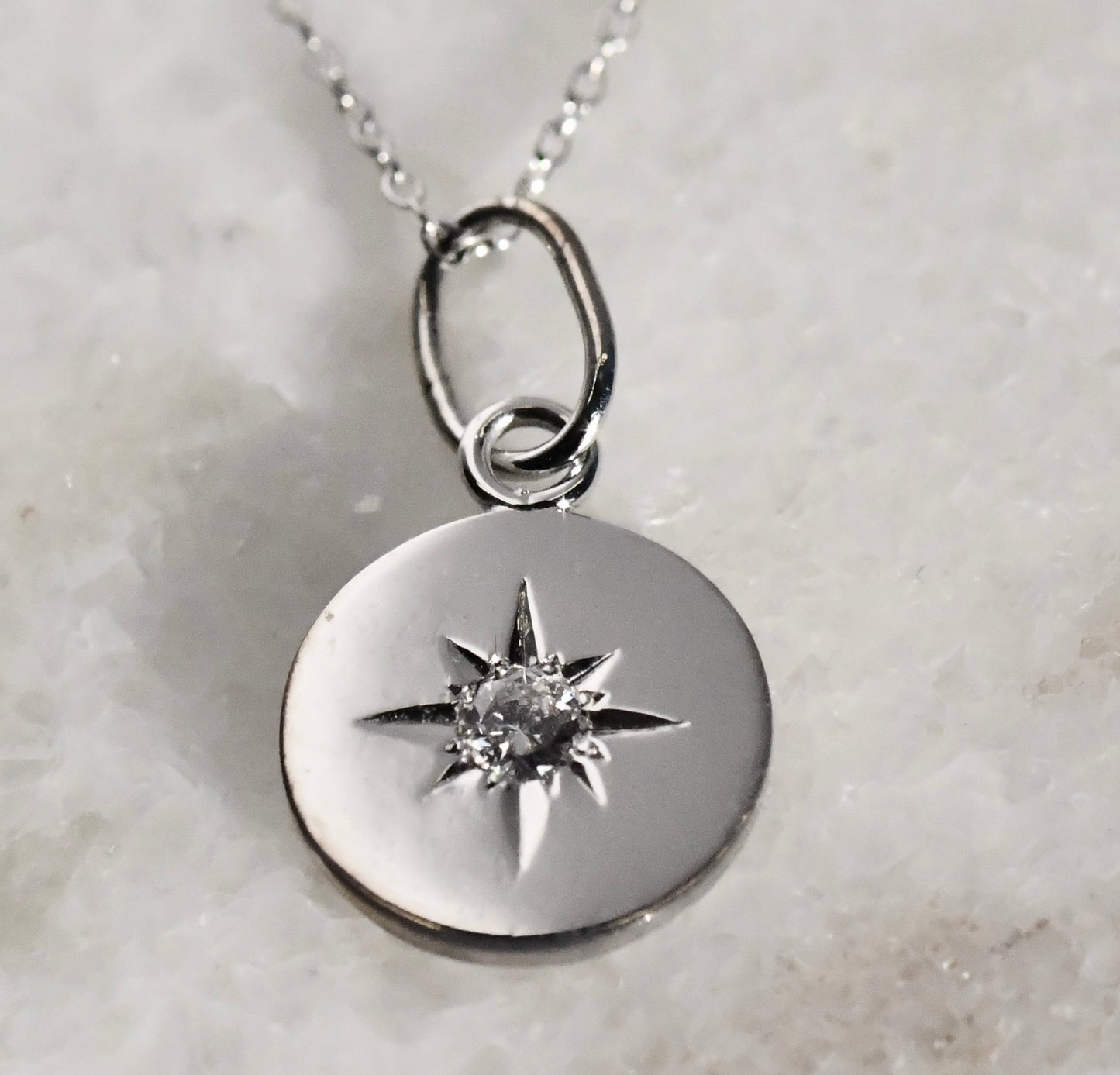 Collier aster diamant et or blanc 18k