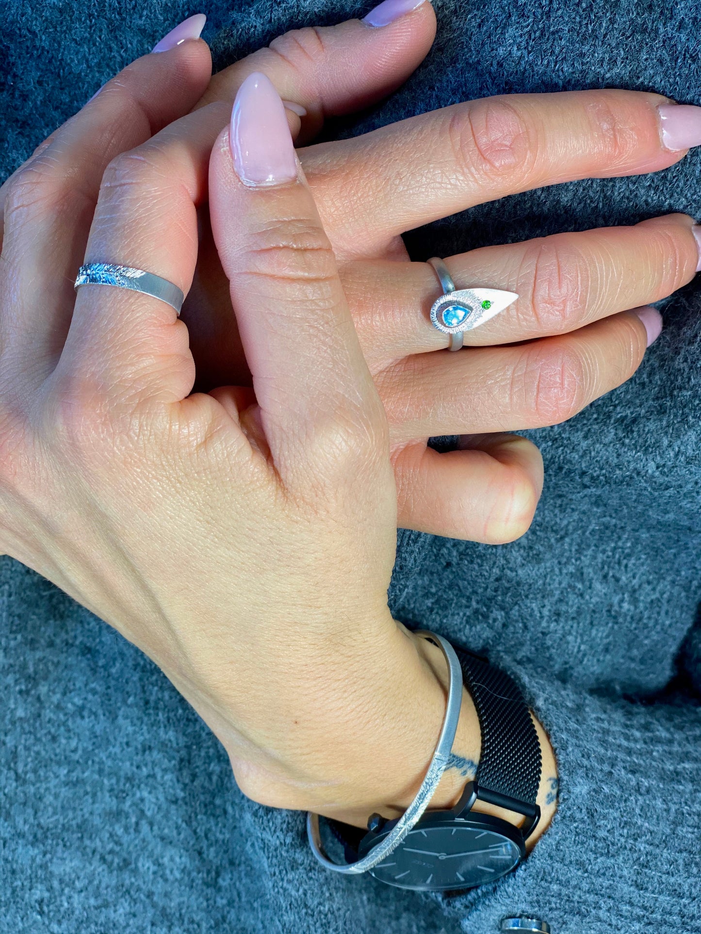 Bague gravée Topaze bleu.