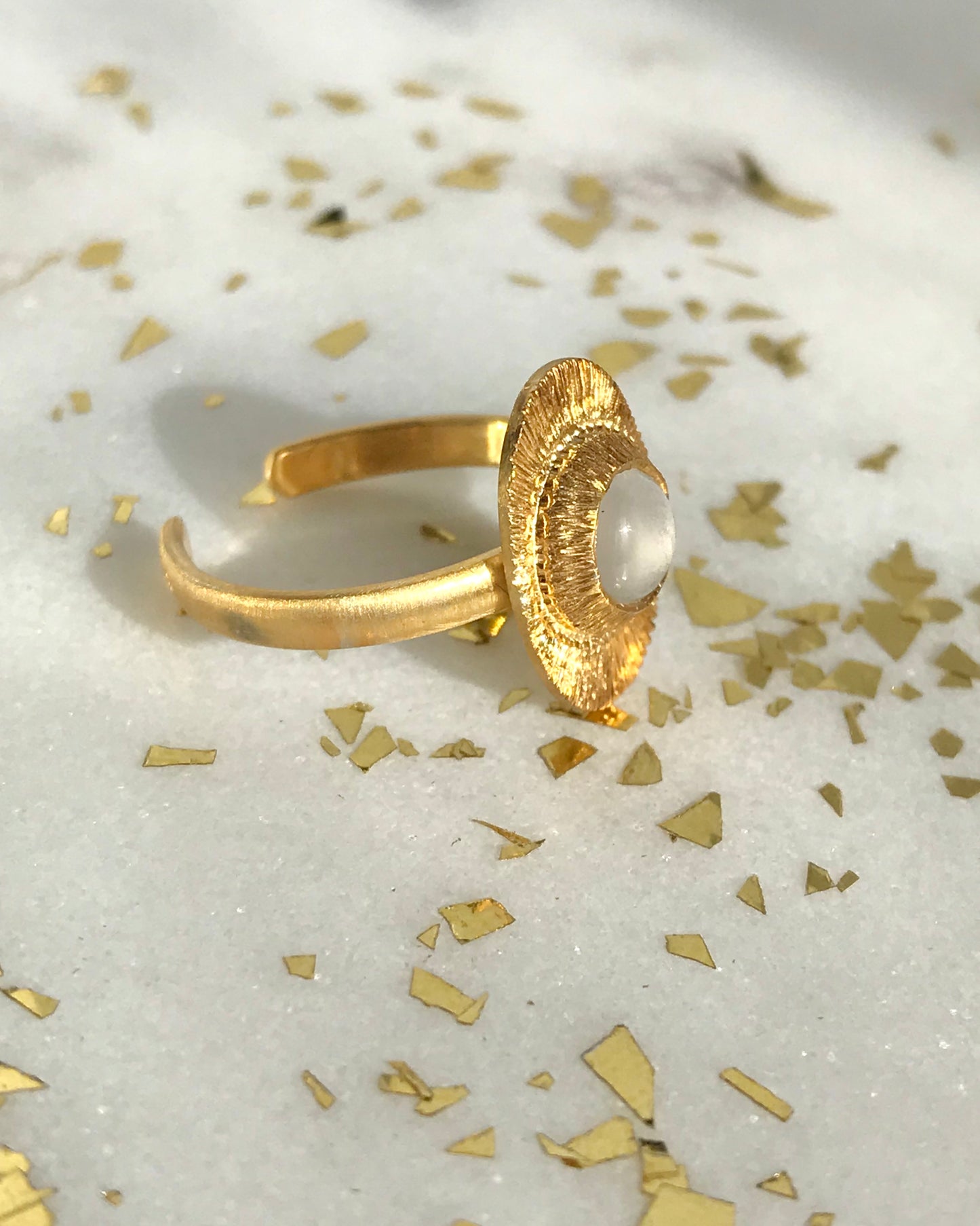 Bague gravée et Pierre de Lune.