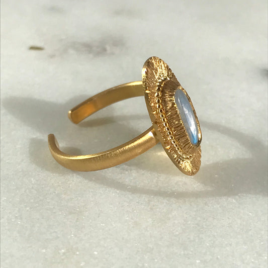 Bague gravée et Pierre de Lune.